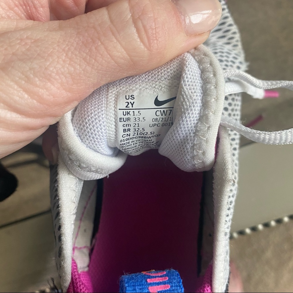 Nike Airmax React 270 Girls size 2 - Picture 8 of 9